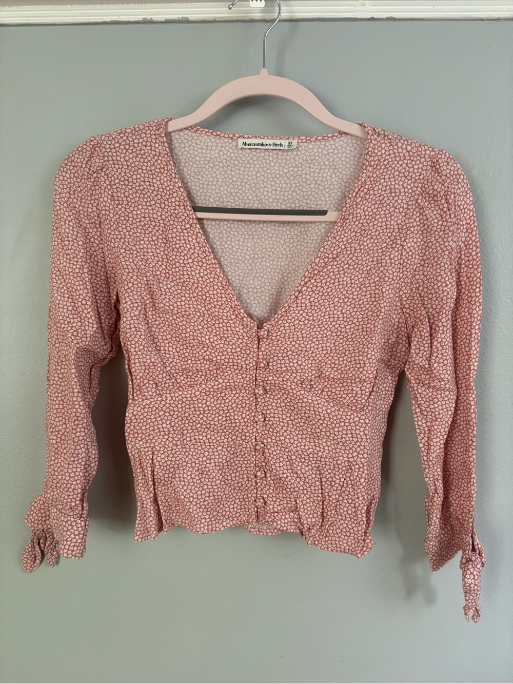 Abercrombie & Fitch Dusty Pink Printed V-Neck Button Front Blouse
